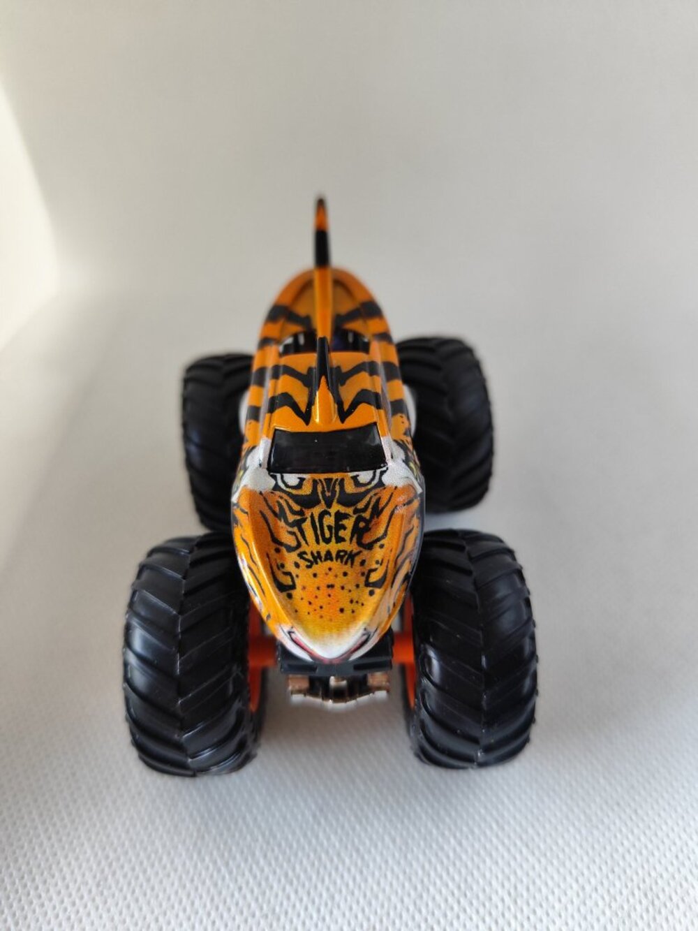 3/$25💙Hot Wheels Monster Trucks Tiger Shark